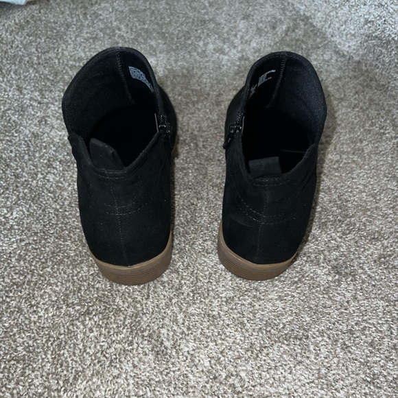 ⭐️3/$30!⭐️Time and Tru Black Boots - Picture 4 of 6